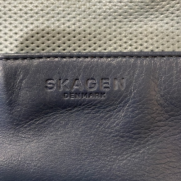 Skagen soft all leather steel blue purse. - Picture 4 of 13